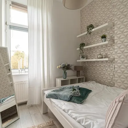 Apartly - Unislawy